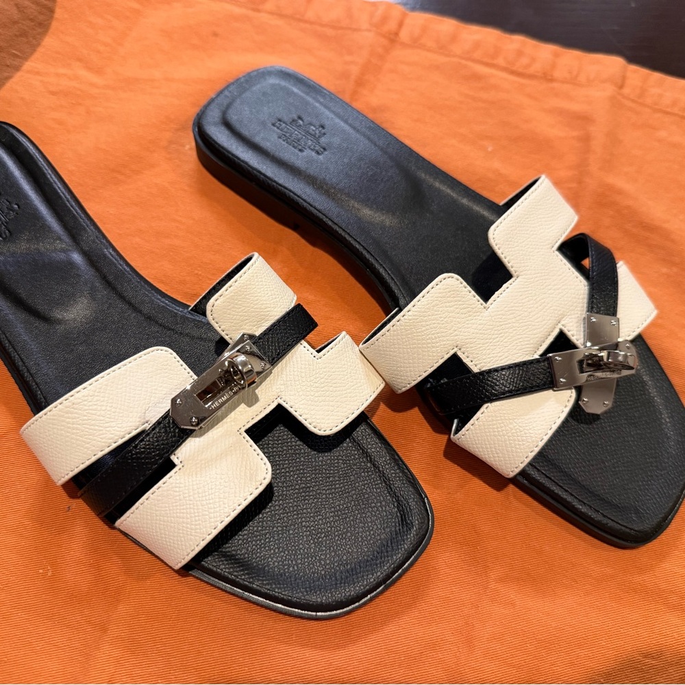 Elegant Black and White Women's Slide Sandals
